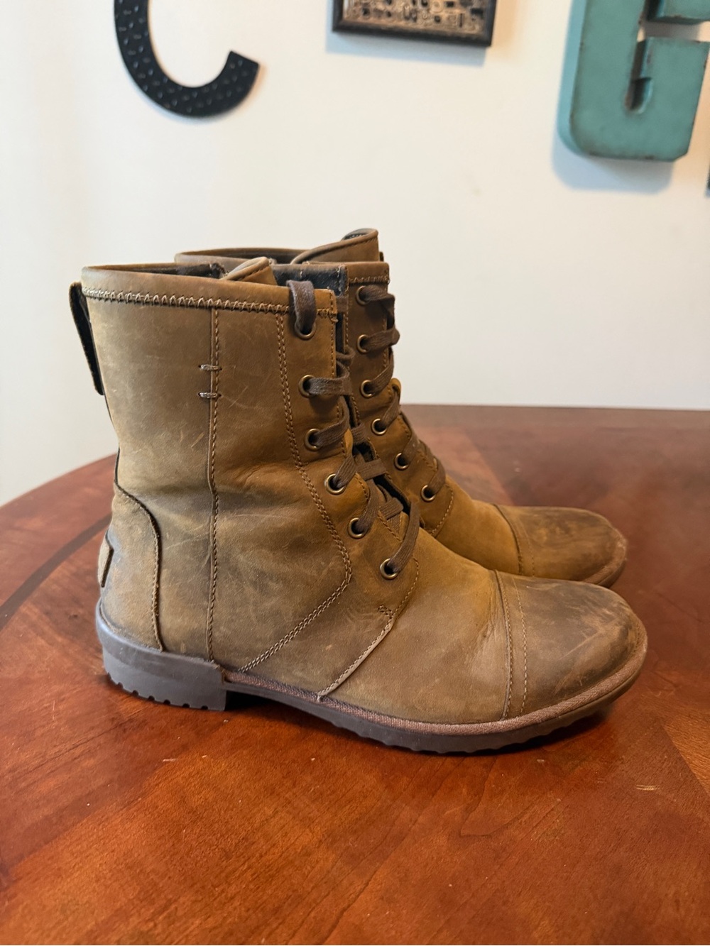 Ugg Australia Brown Leather Ashbury Boots  Women’s Size 9 Distressed Combat